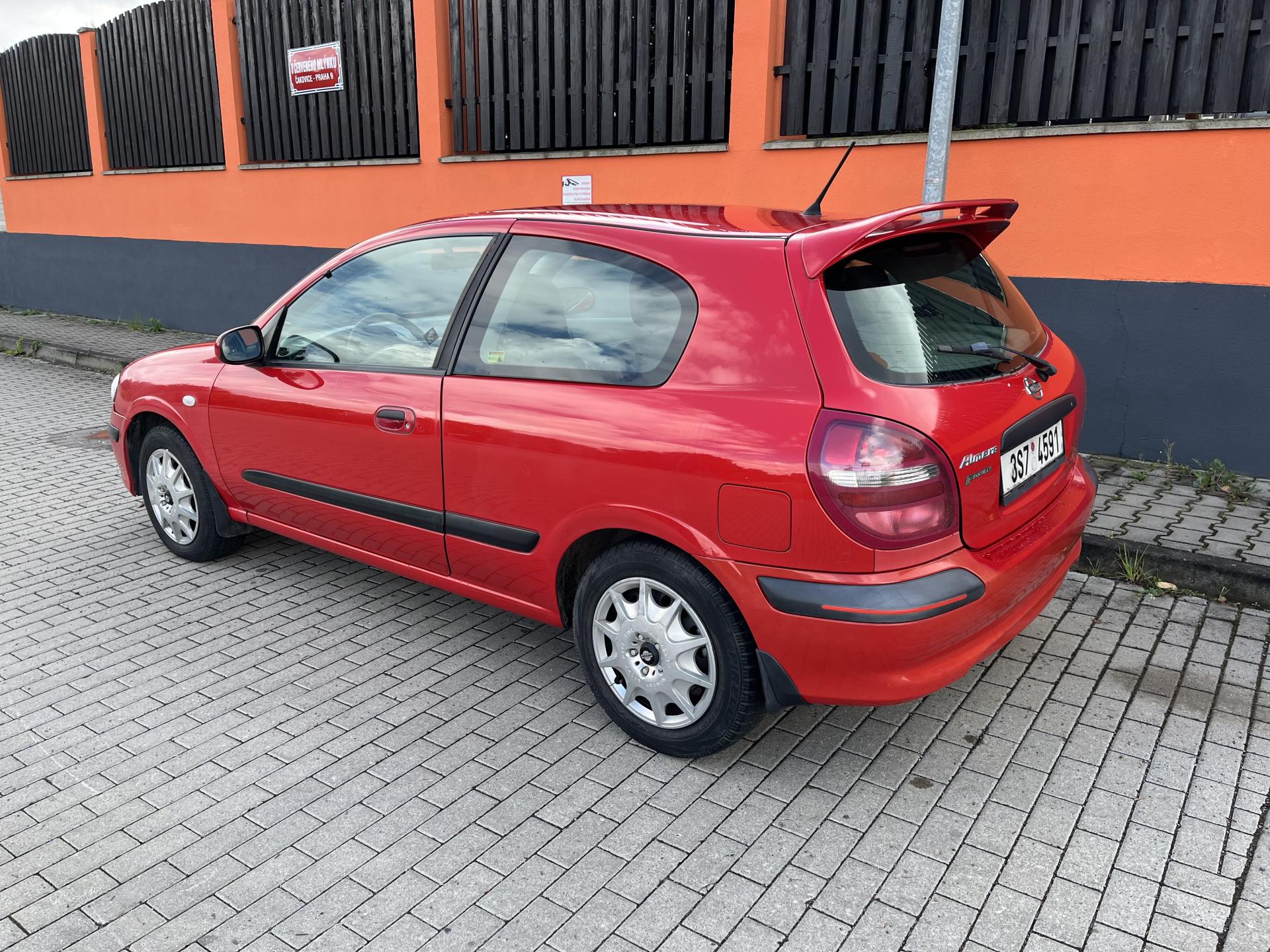Nissan Almera