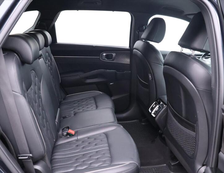 KIA Sorento 16