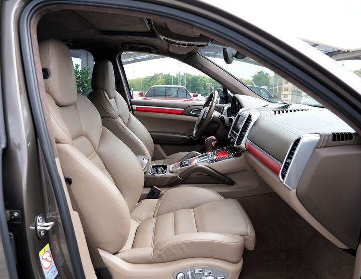 Porsche Cayenne 28