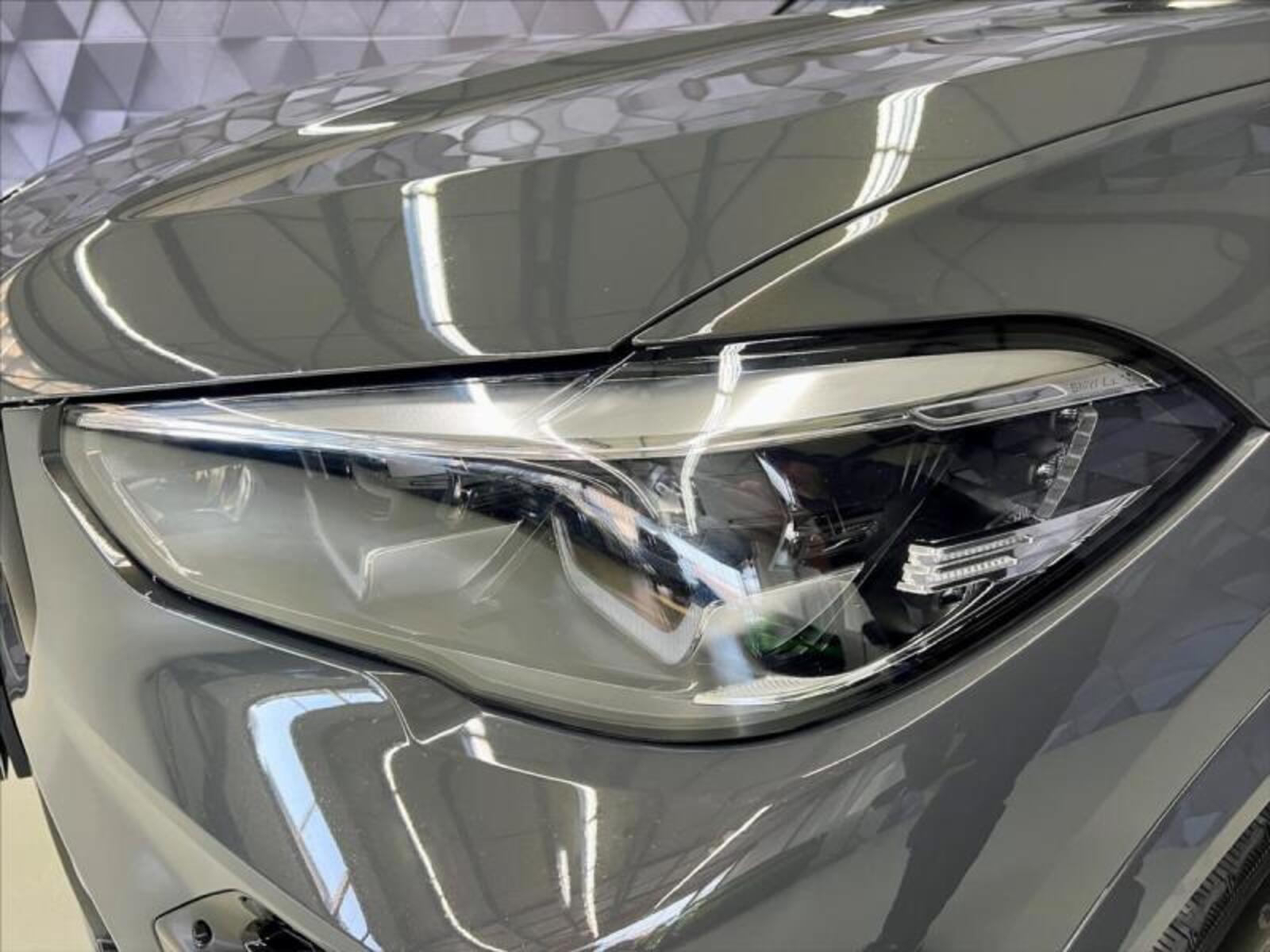 BMW X5 8