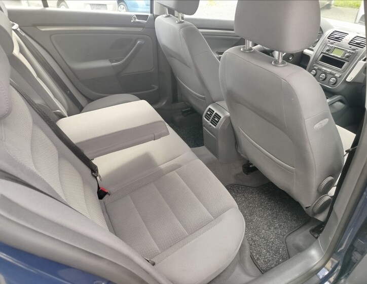 Volkswagen Golf 27