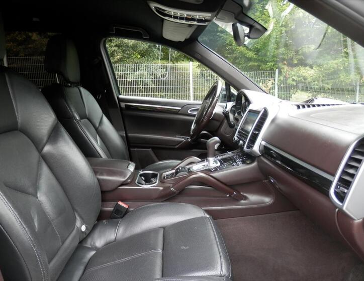 Porsche Cayenne 13