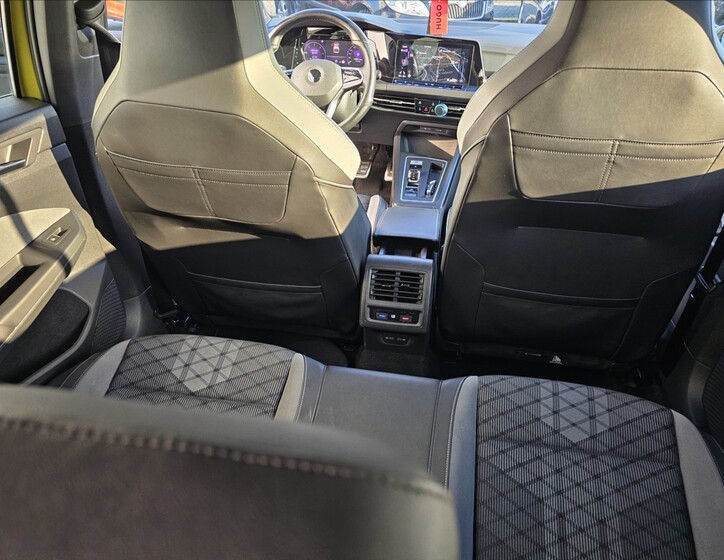 Volkswagen Golf 30