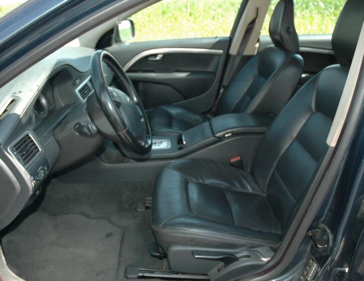 Volvo XC70 11