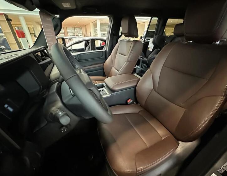 Toyota Land Cruiser 5