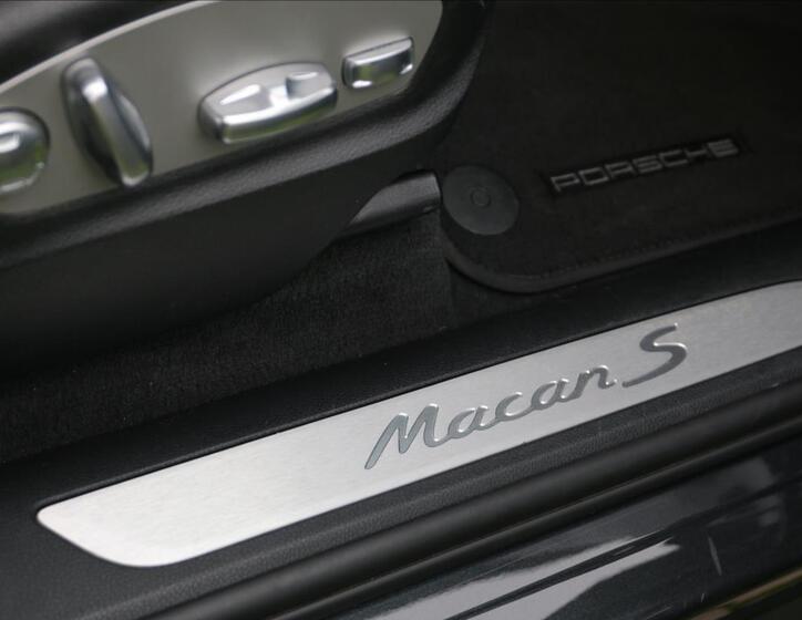 Porsche Macan 48