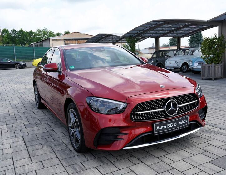 Mercedes-Benz Třídy E 8