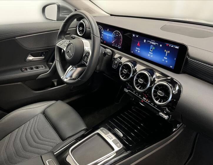 Mercedes-Benz CLA 18
