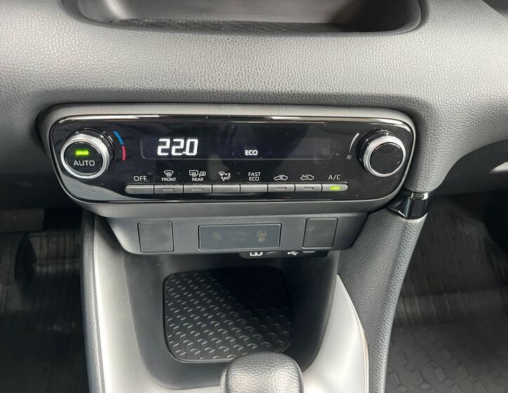 Toyota Yaris 23