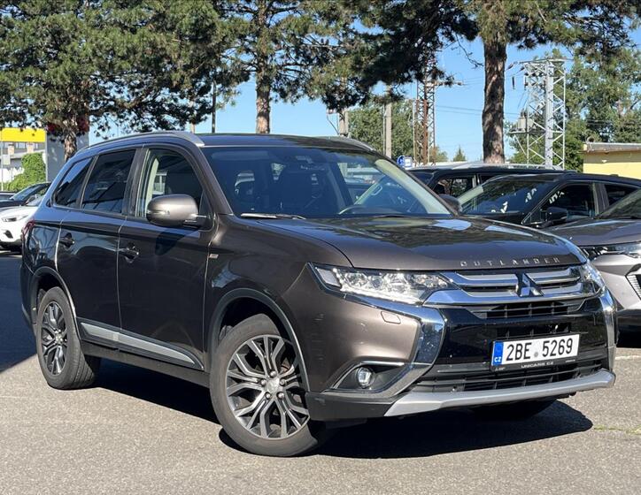 Mitsubishi Outlander 3