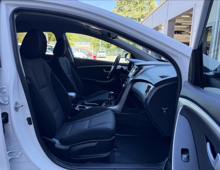 Hyundai i30 12