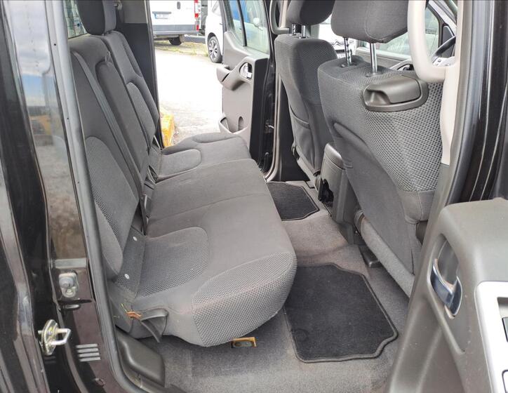 Nissan Navara 8