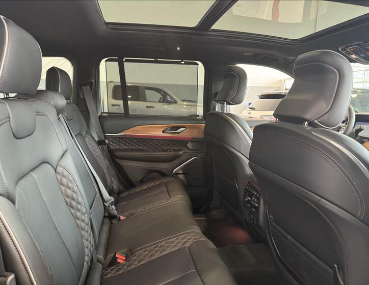 Jeep Grand Cherokee 11