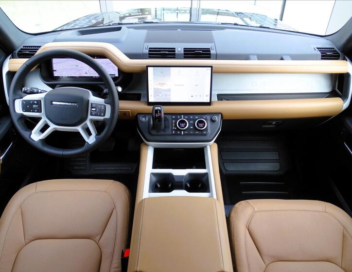Land Rover Defender 11
