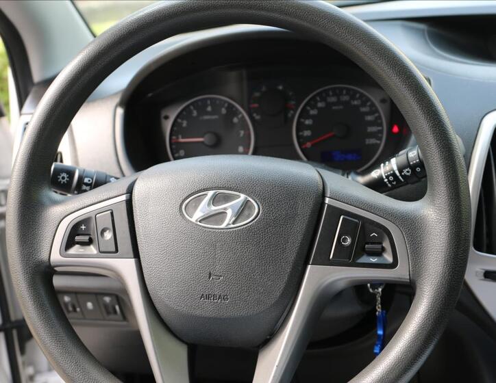 Hyundai i20 25