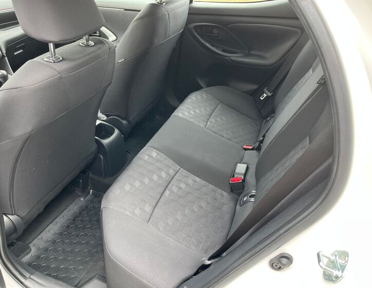 Toyota Yaris 17