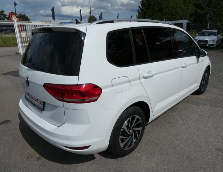 Volkswagen Touran 9