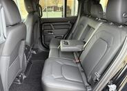 Land Rover Defender 21