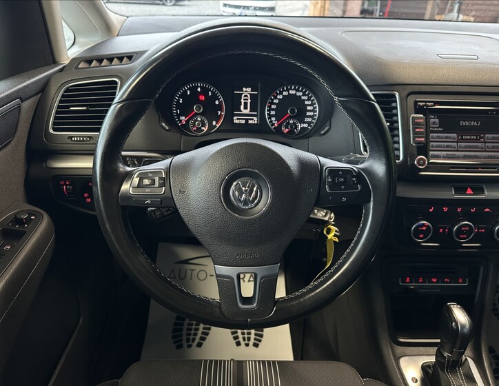 Volkswagen Sharan 9