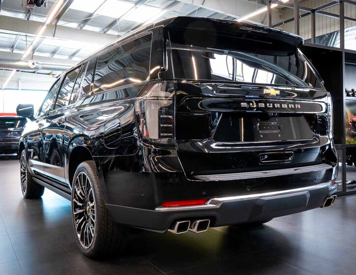 Chevrolet Suburban 2