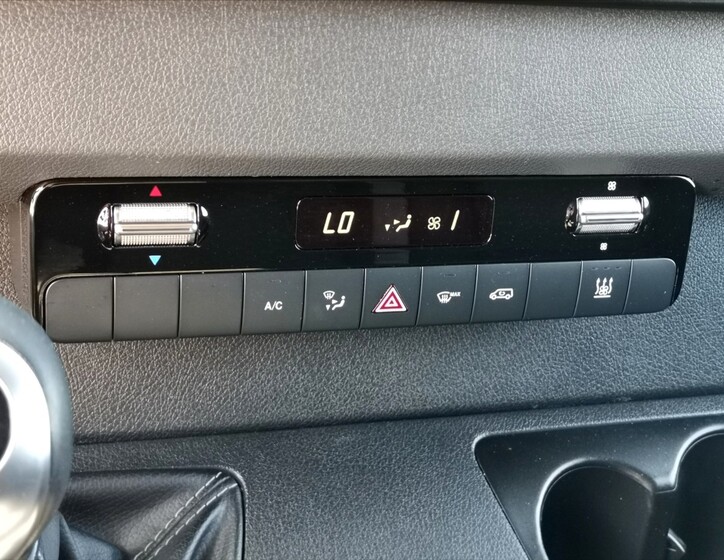 Mercedes-Benz Sprinter 10