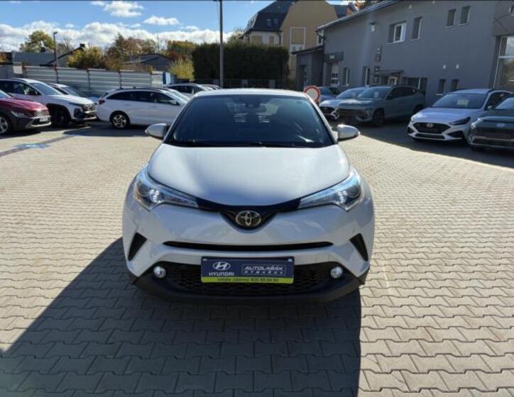 Toyota C-HR 2