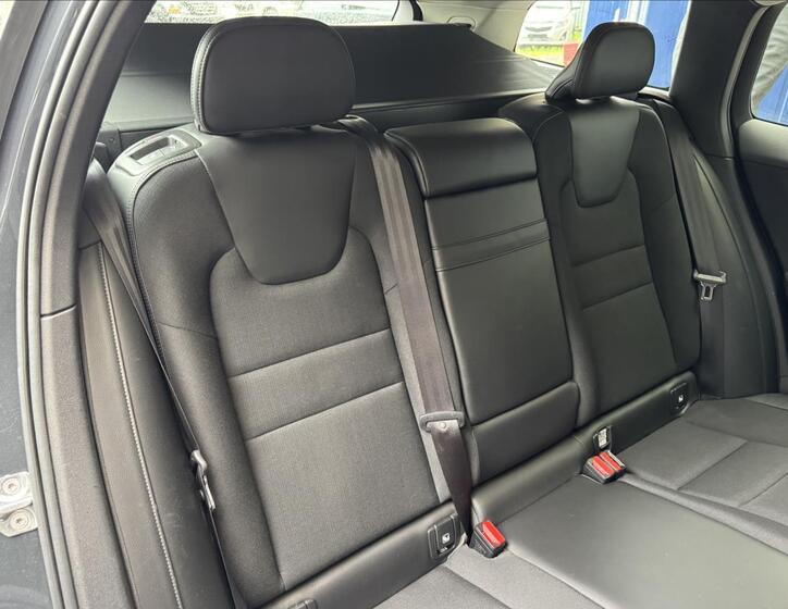 Volvo V60 34