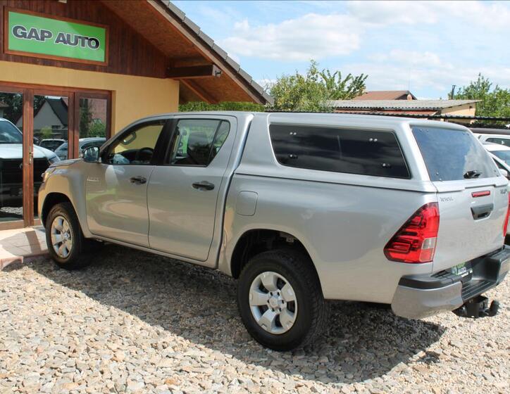 Toyota Hilux 4