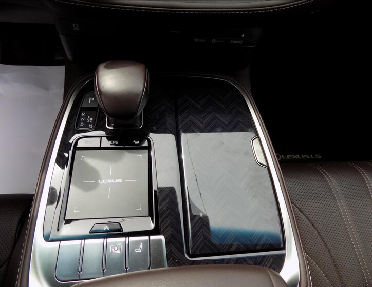 Lexus LS 500 35