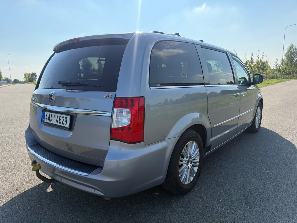 Lancia Voyager
