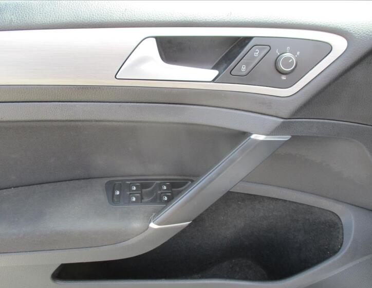 Volkswagen Golf 27