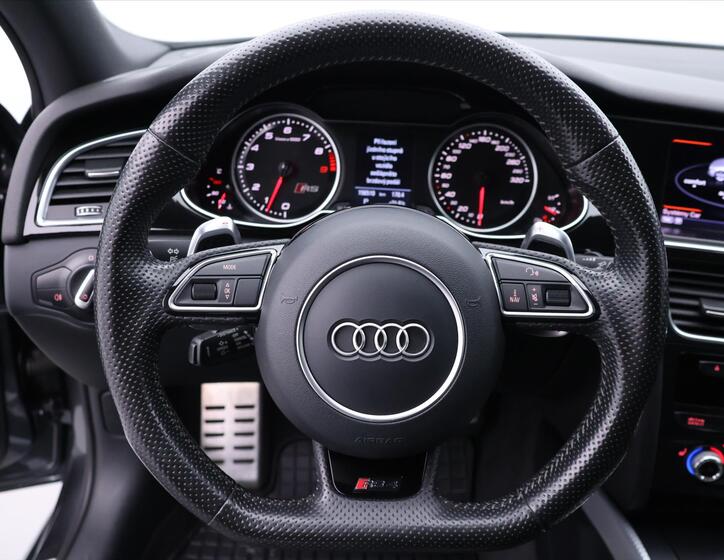 Audi RS 4 22