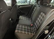 Volkswagen Golf 21