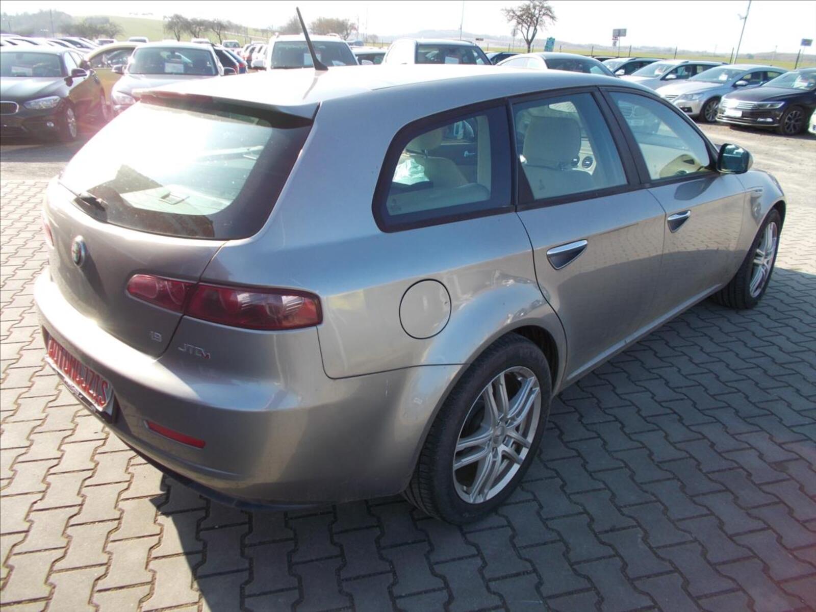 Alfa Romeo 159 10