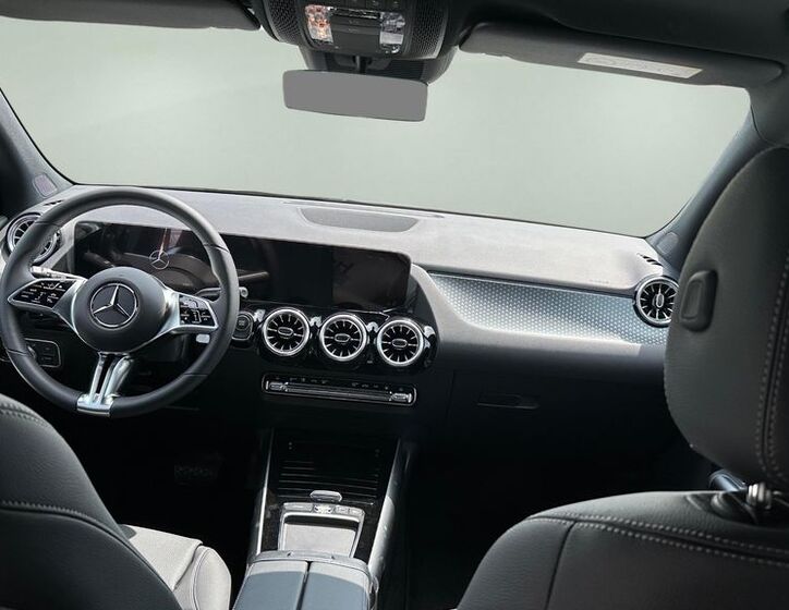 Mercedes-Benz EQA 11