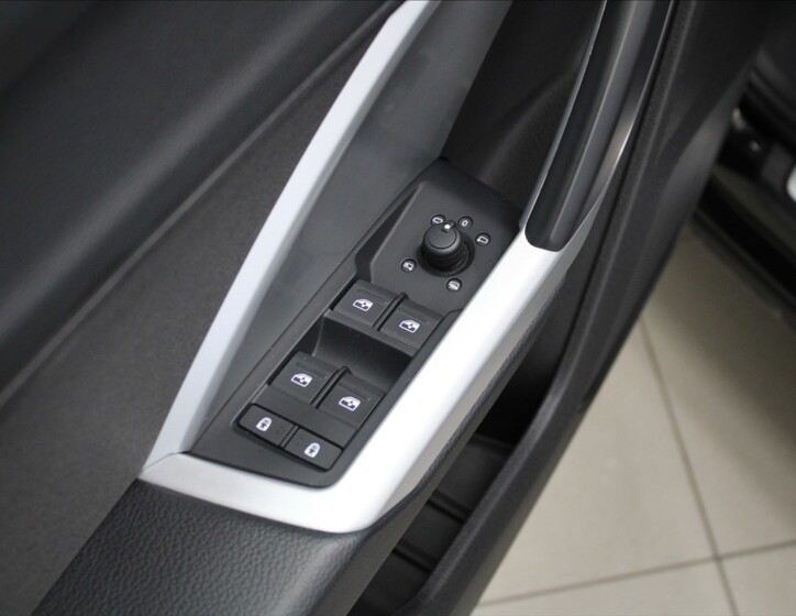 Audi Q3 16