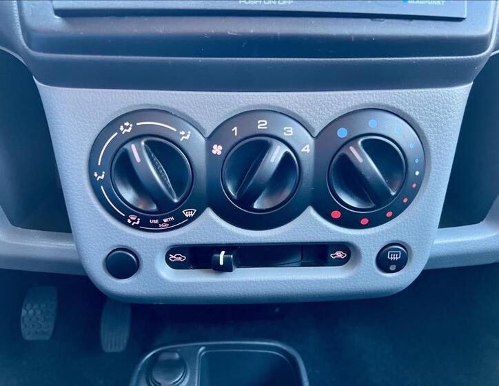 Suzuki Ignis 28