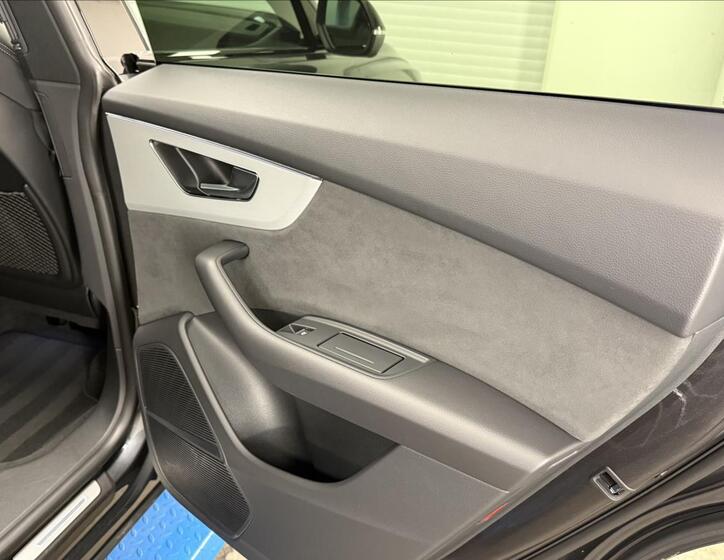 Audi Q8 31