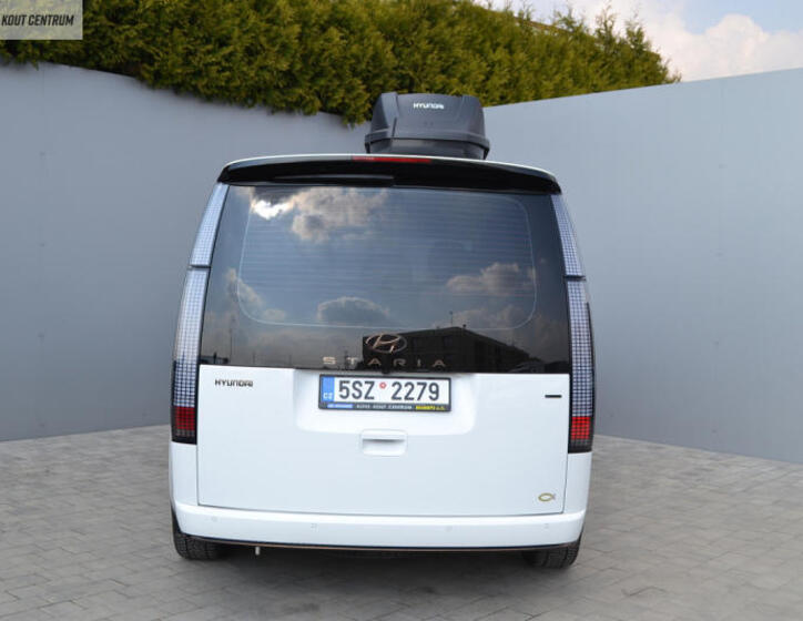 Hyundai Staria 4