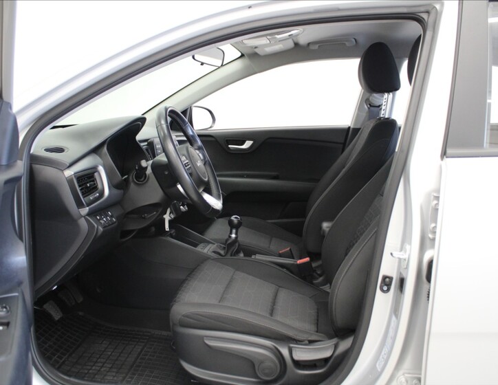 KIA Rio 6