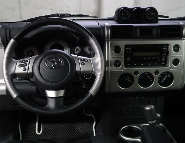 Toyota FJ 18