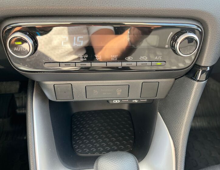 Toyota Yaris 23