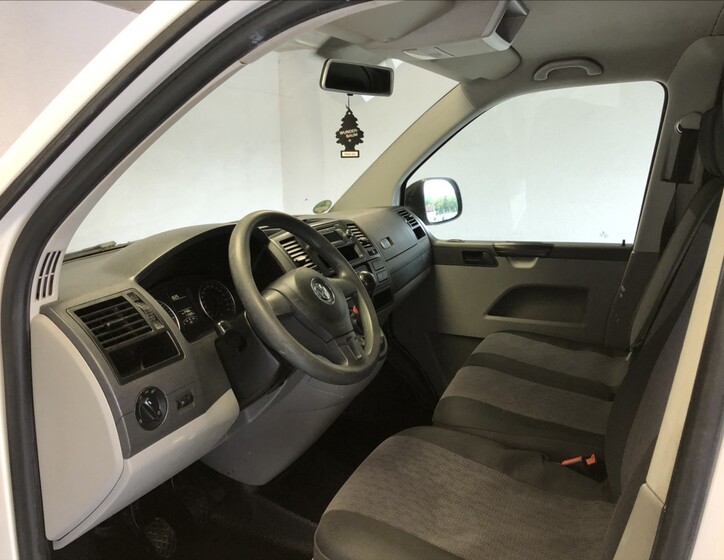 Volkswagen Transporter 9