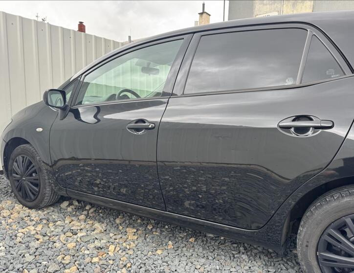 Toyota Auris 18