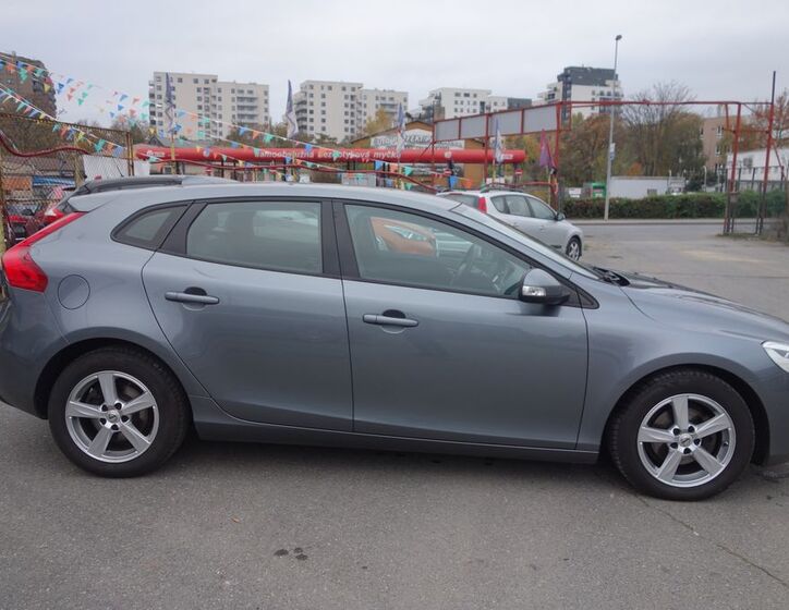 Volvo V40 5