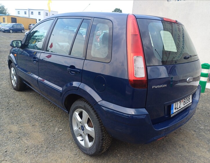 Ford Fusion 6