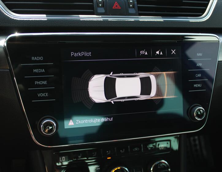 Škoda Superb 18