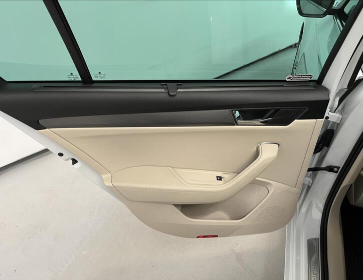 Škoda Superb 30