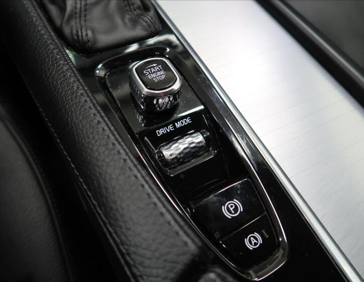 Volvo XC90 29