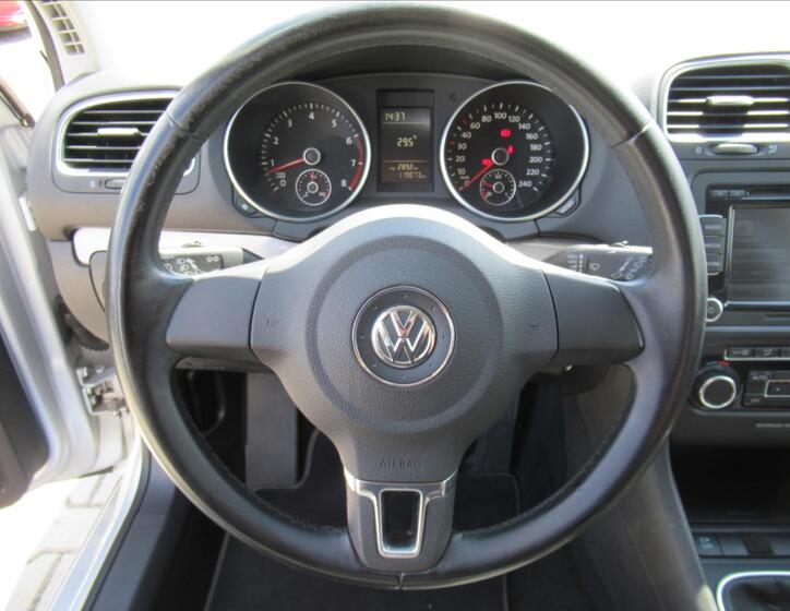 Volkswagen Golf 10